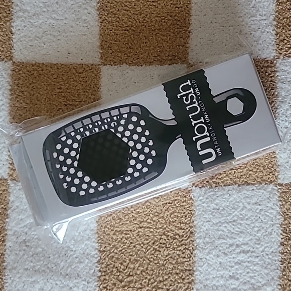 NIB SEALED Black UNBRUSH detangling brush - Picture 1 of 3